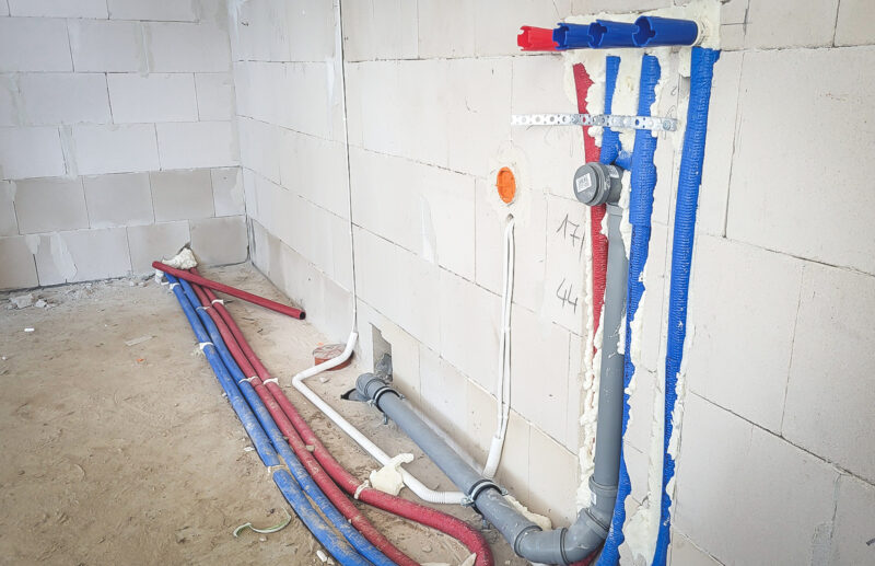 Wykonawca instalator hydraulik montaż instalacji wodno-kanalizacyjnej instalacja wody kanalizacji wod-kan Pasłęk